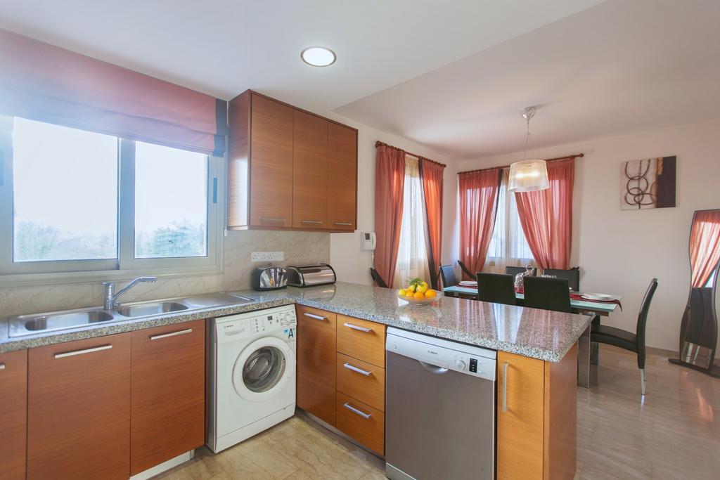 Villa Saraliana Sandy Beach Villas Polis Habitación foto